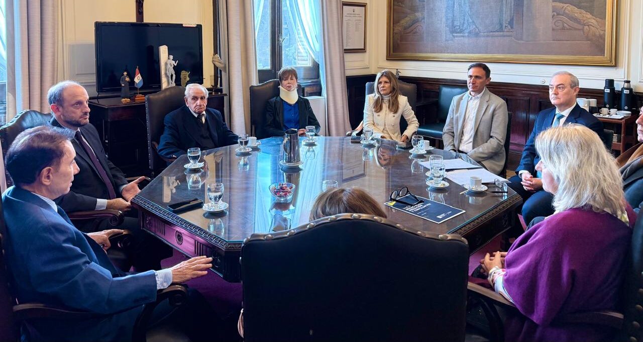 Asociación de Magistrados y Funcionarios Judiciales de la Provincia de Córdoba | Reunión con el TSJ y el Ministro de Justicia y Trabajo